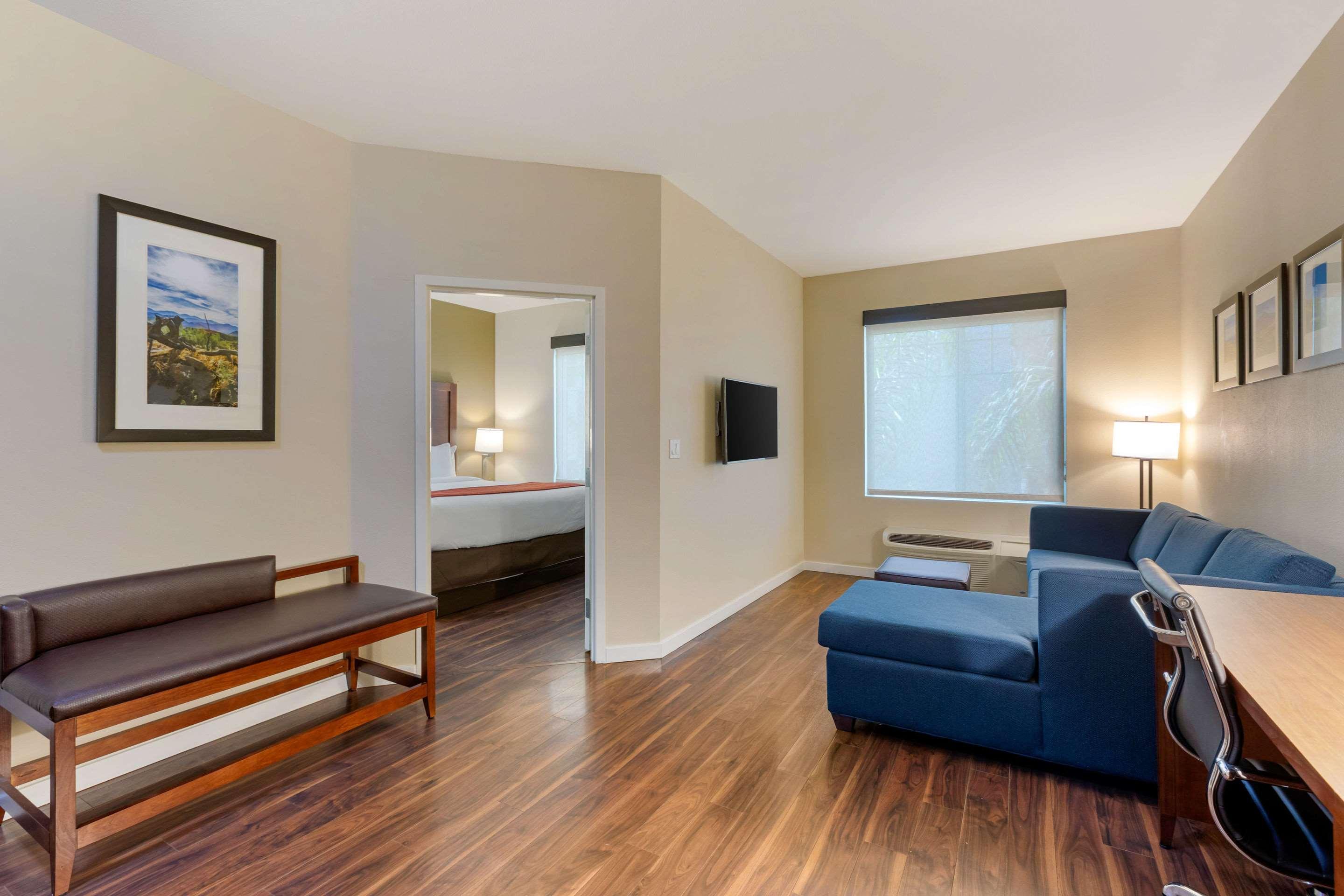 Comfort Inn & Suites Near Ontario Airport Exteriér fotografie