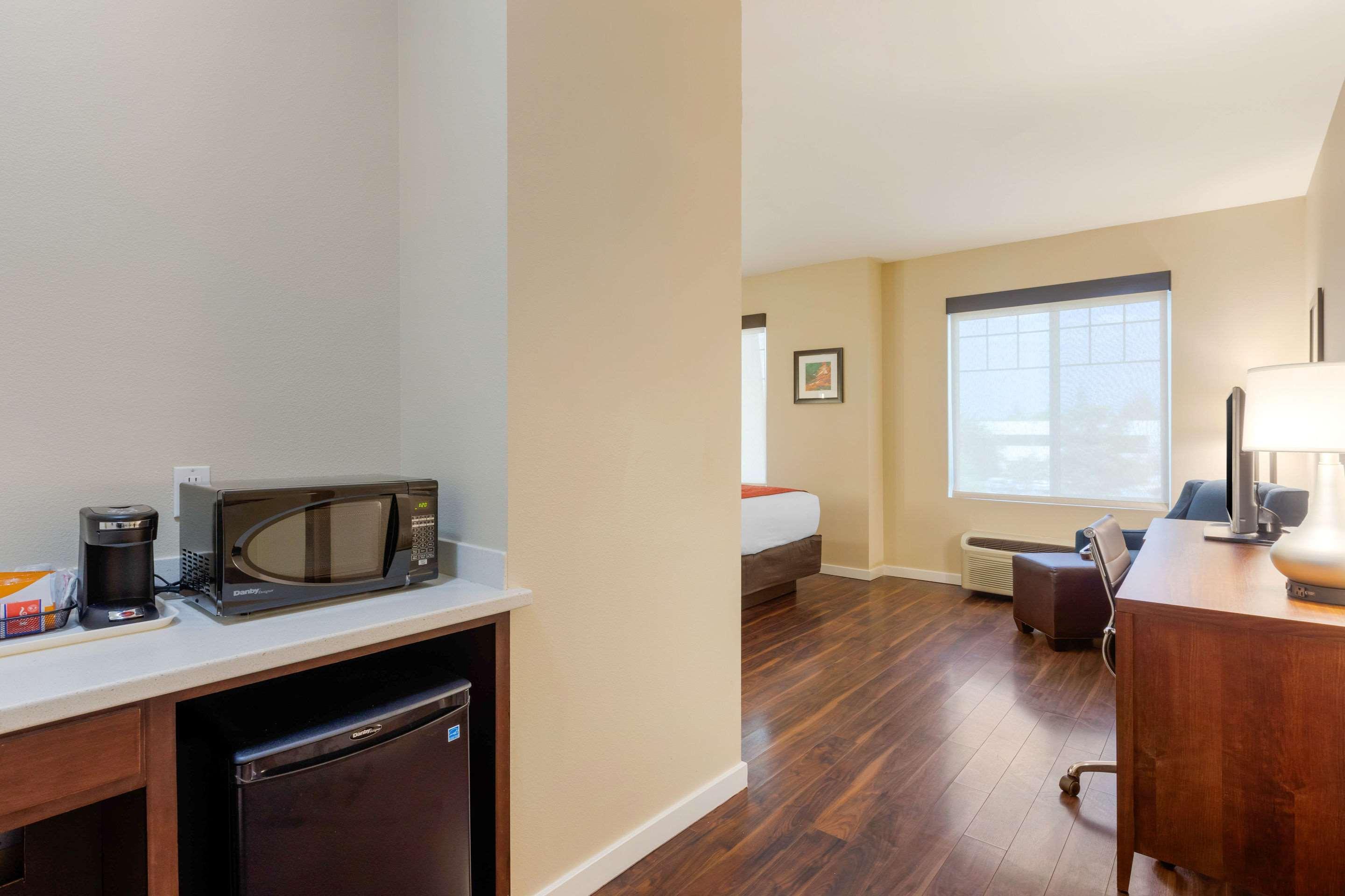 Comfort Inn & Suites Near Ontario Airport Exteriér fotografie